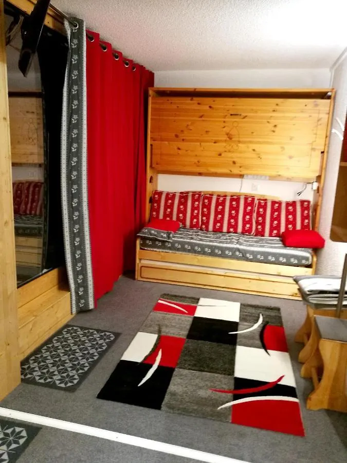 Appartement La Plagne Aime 2000: Ski-in/Ski-out with City Views Macot-la-Plagne France