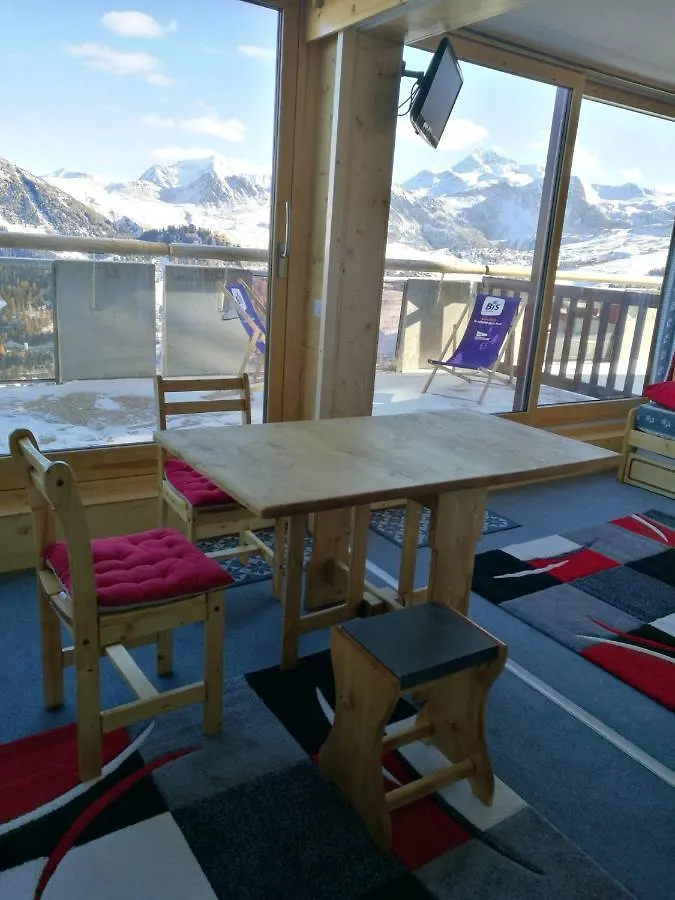 Appartement La Plagne Aime 2000: Ski-in/Ski-out with City Views Macot-la-Plagne Apartment